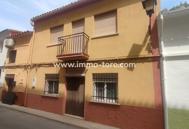 Casa de pueblo - Venta - Orba - Orba