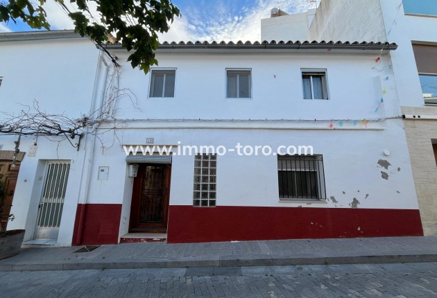 Casa de pueblo - Venta - Orba - Orba