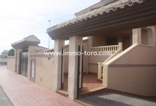 Detached house / Townhouse - Resale - Torrevieja - Torrevieja