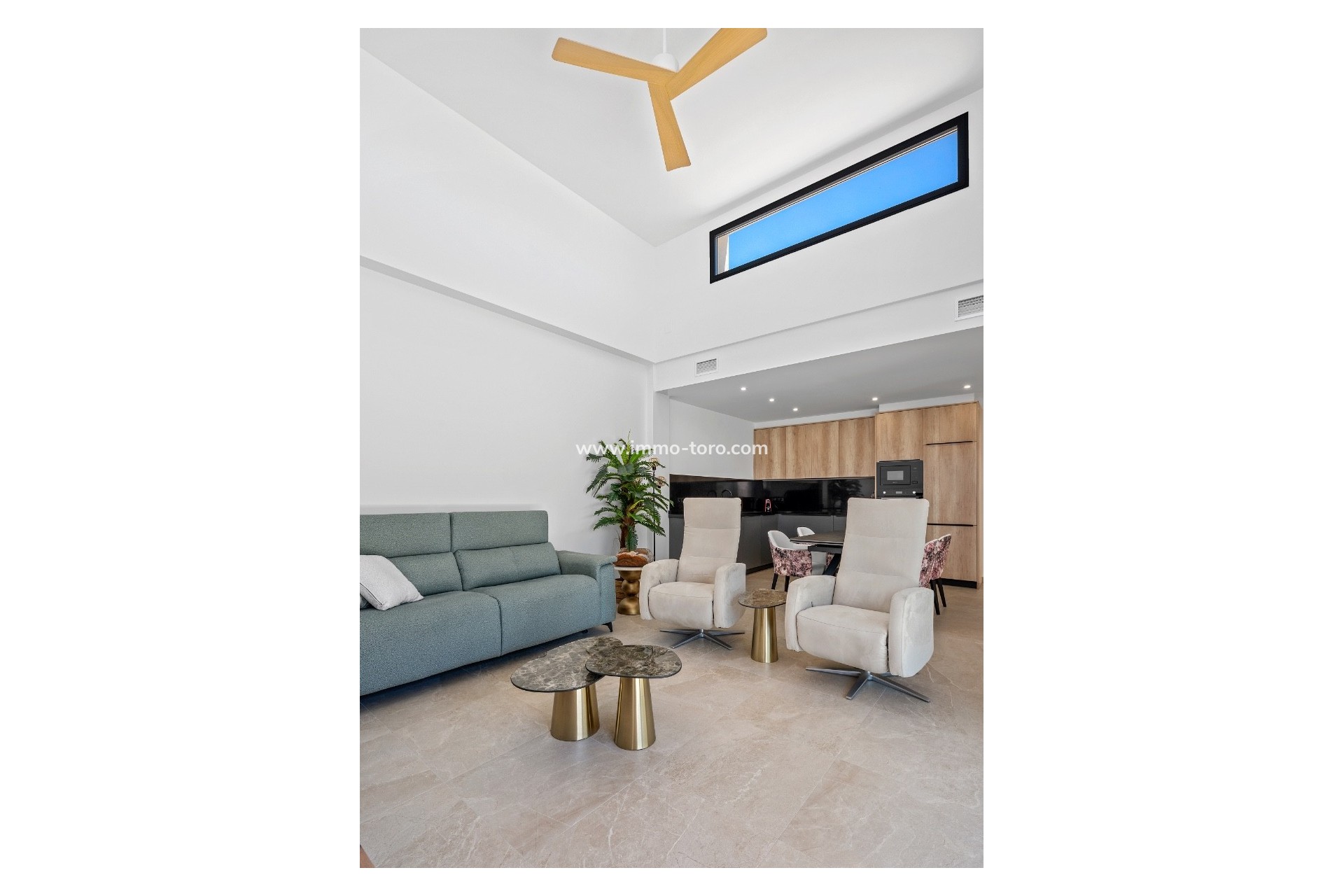 Herverkoop - Geschakelde woning - Daya Nueva