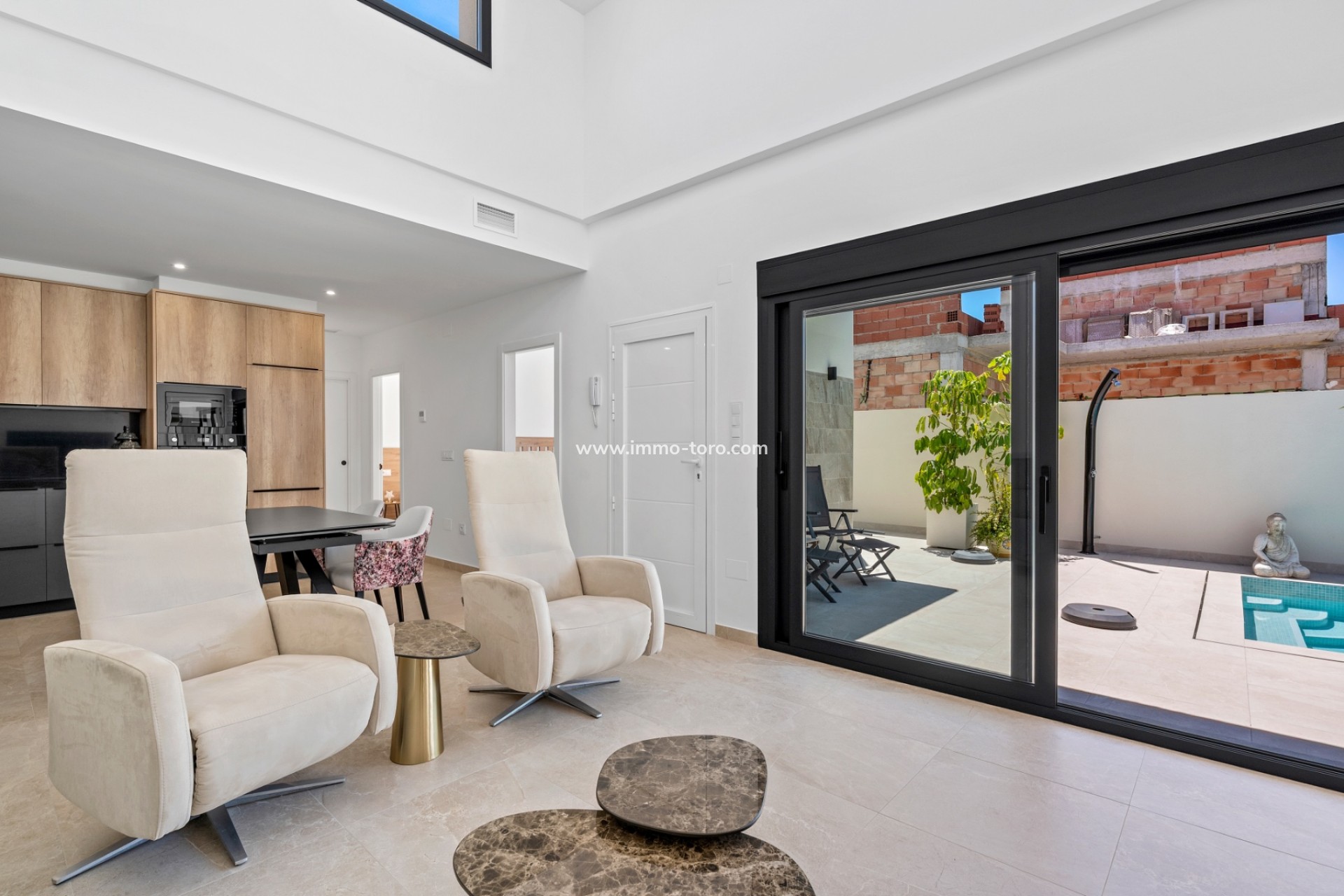 Herverkoop - Geschakelde woning - Daya Nueva