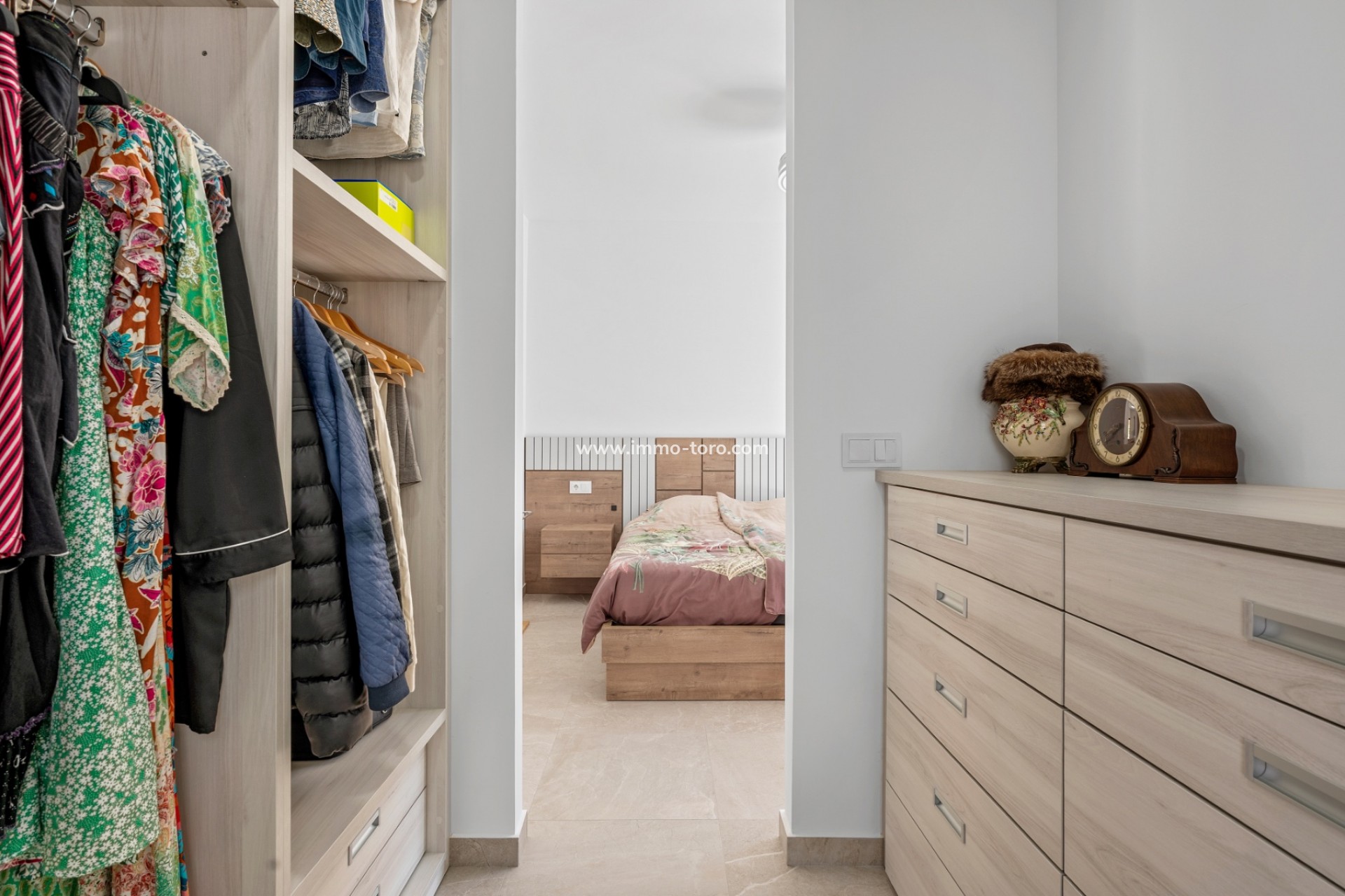 Herverkoop - Geschakelde woning - Daya Nueva