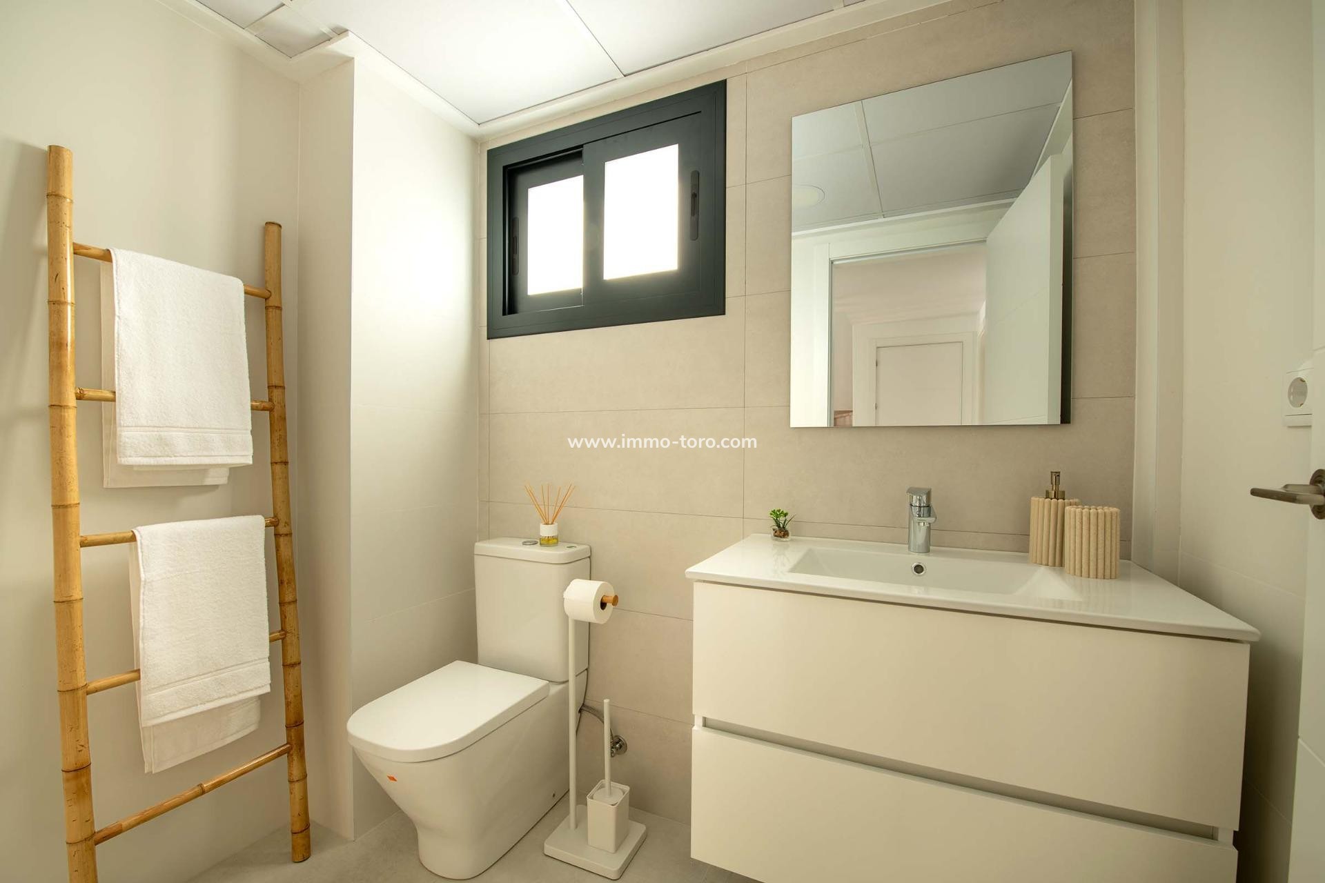 New Build - Apartment - Cox - San Fernando