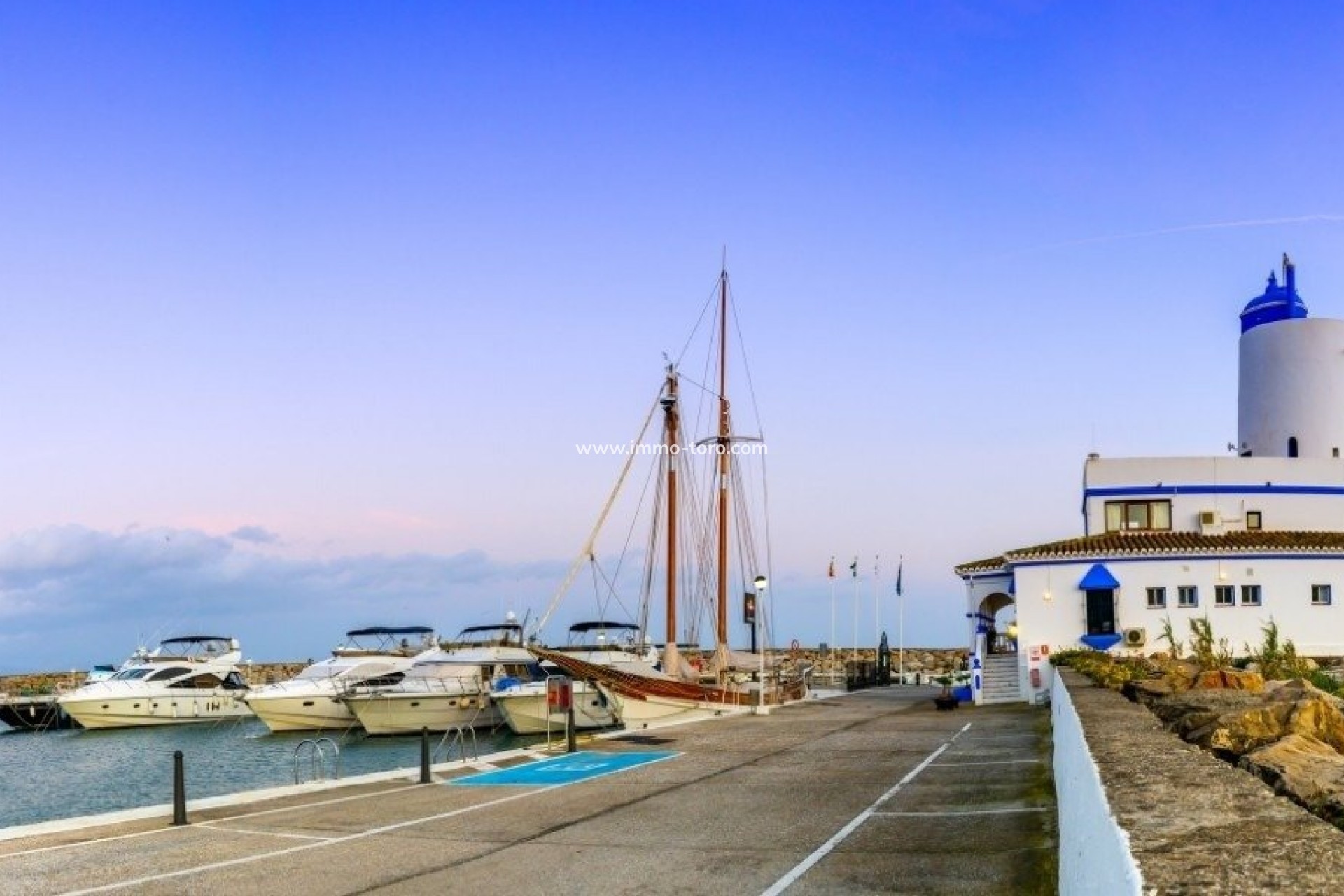 New Build - Detached house / Townhouse - Manilva - Punta chullera