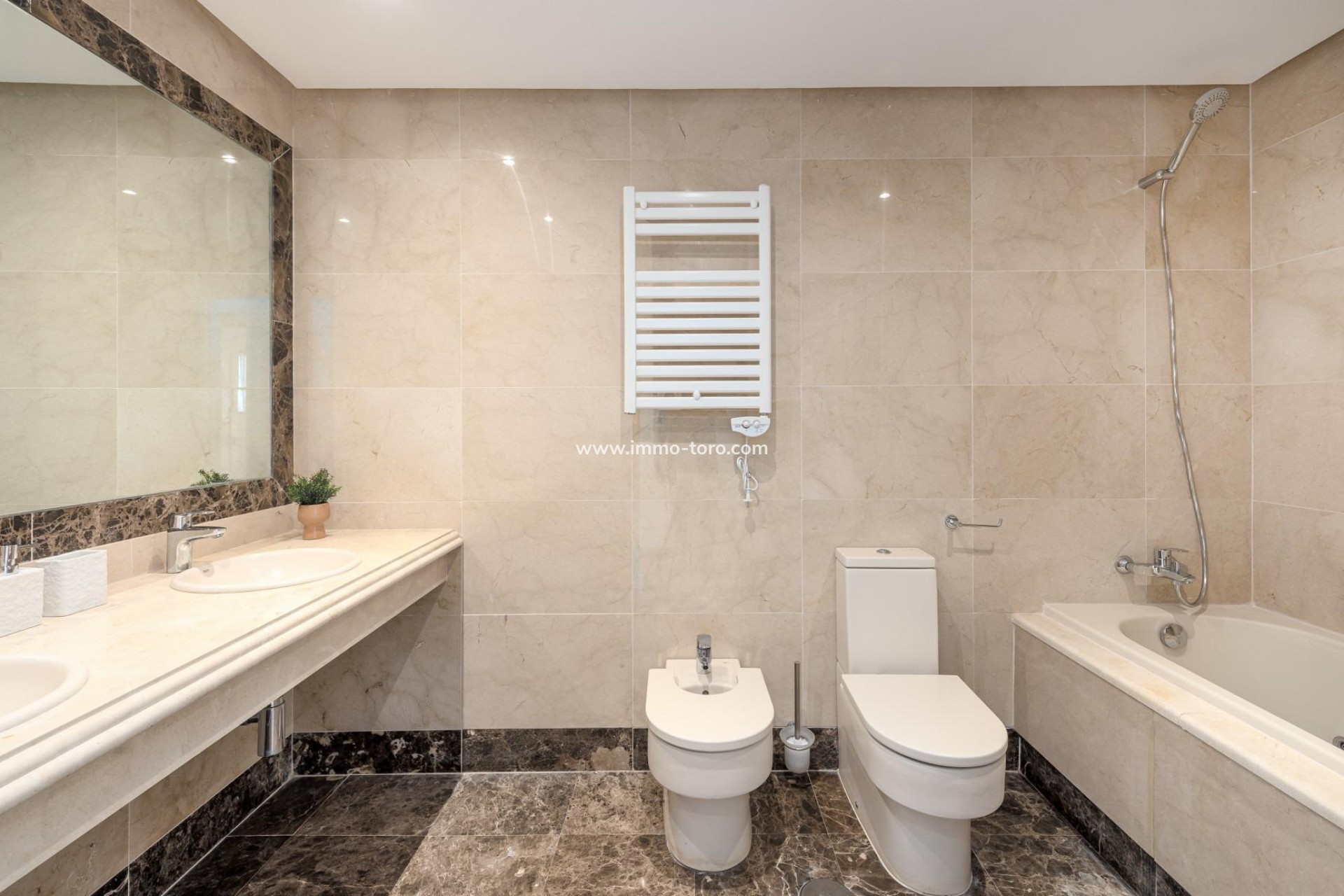 Nueva construcción  - Adosado - Estepona - Azata Golf Estepona Oeste