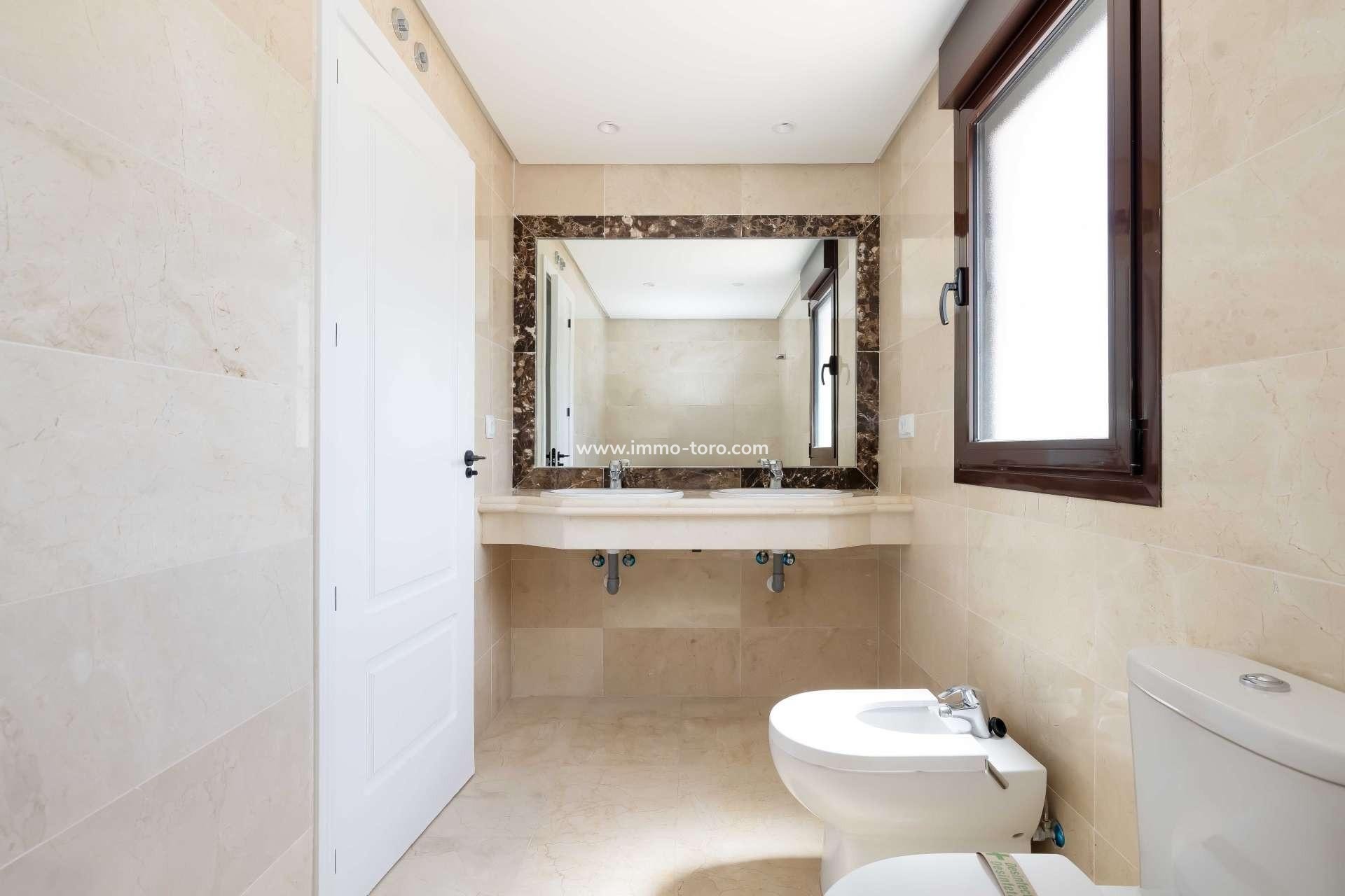 Nueva construcción  - Adosado - Estepona - Azata Golf