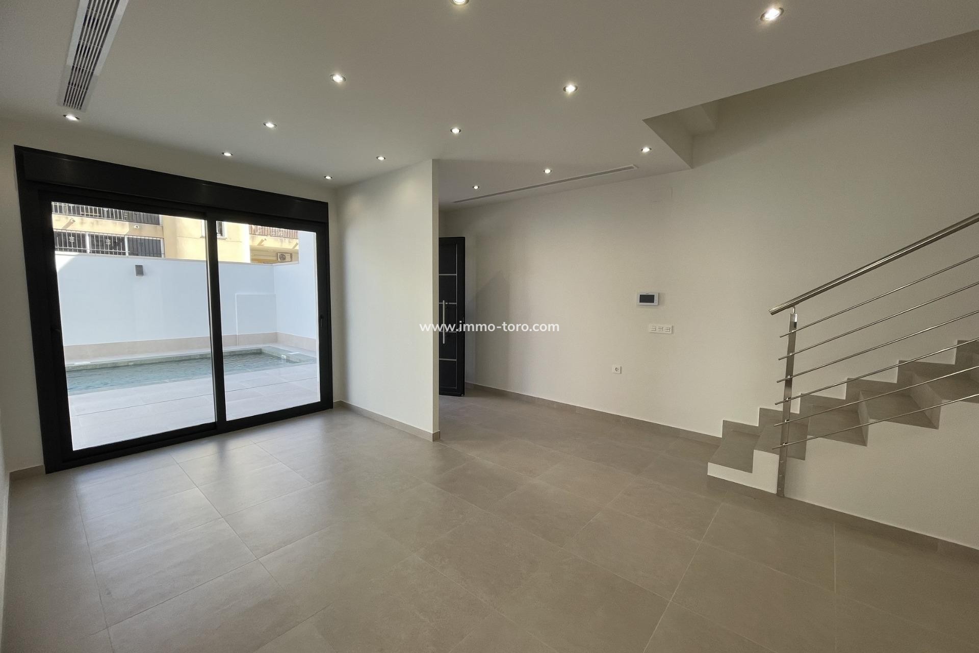 Nueva construcción  - Villa / Chalet - Almoradi - Heredades