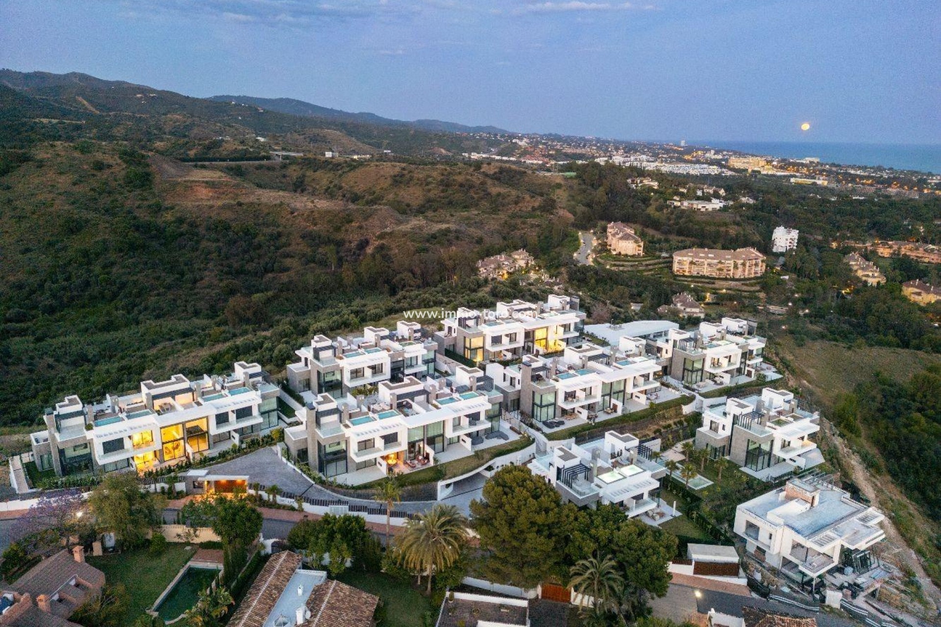 Nueva construcción  - Villa / Chalet - Marbella - Rio Real Golf