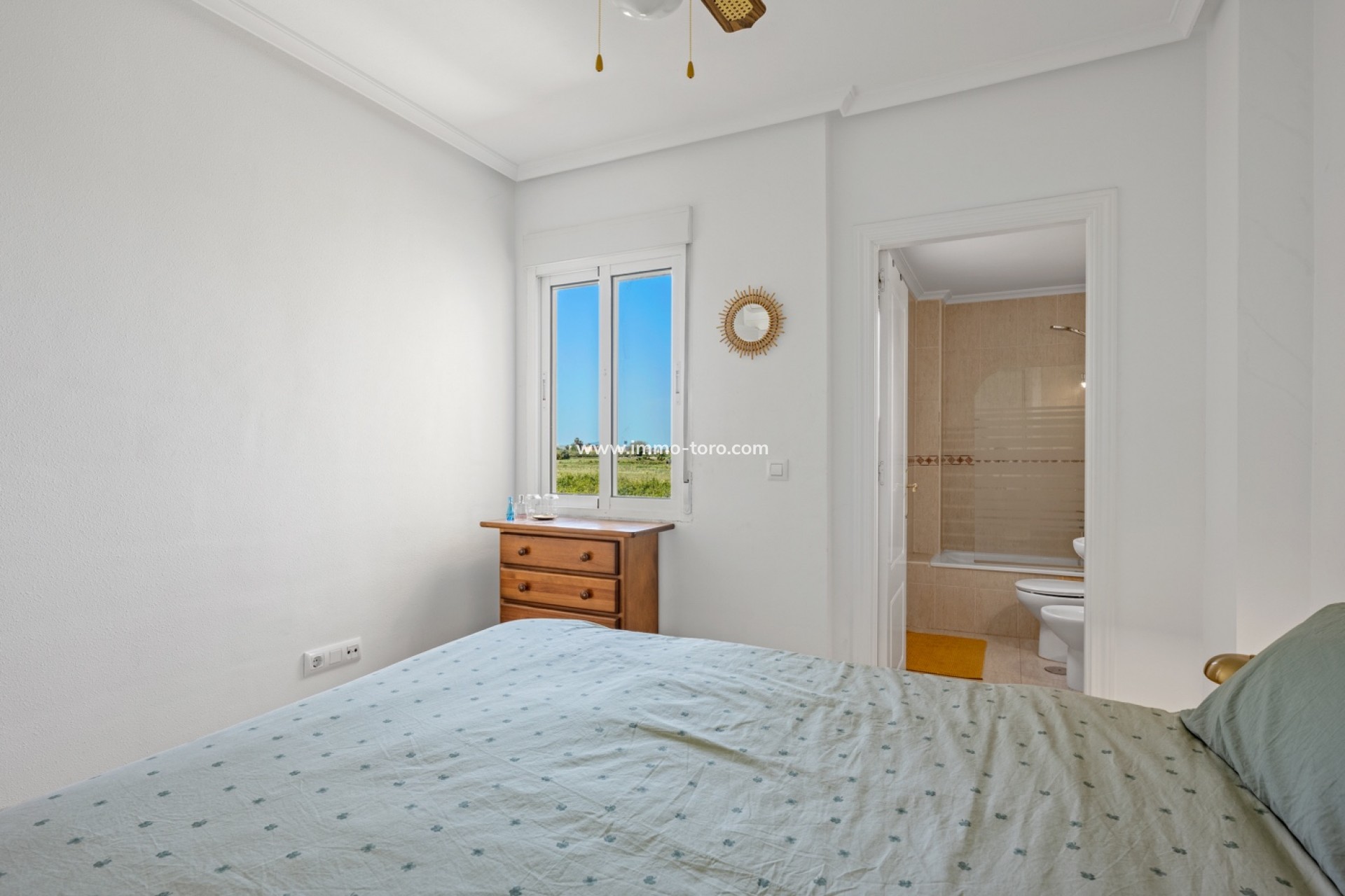 Resale - Apartment - Daya Nueva - Costa Blanca South