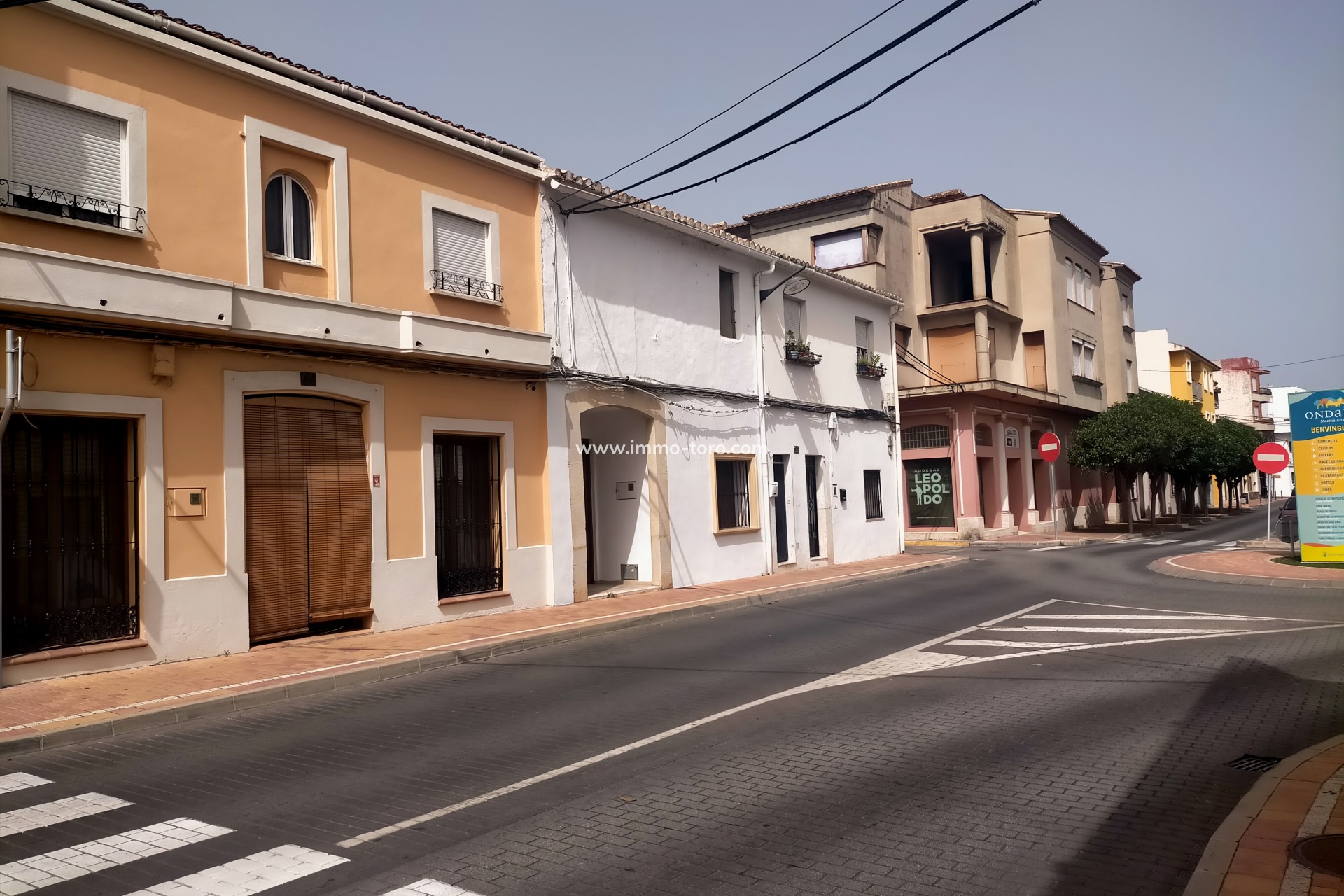 Resale - town_house - Ondara