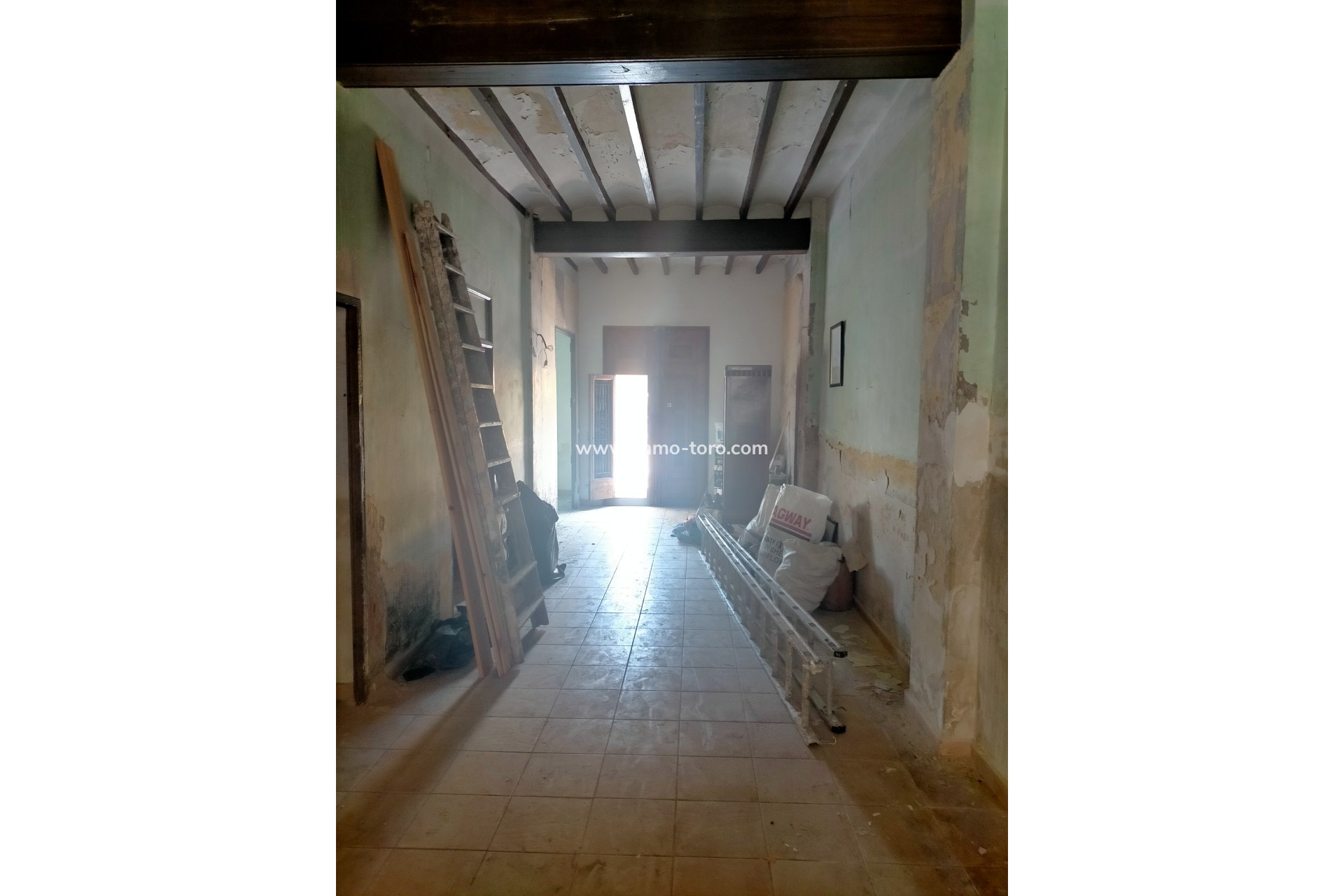 Resale - town_house - Ondara