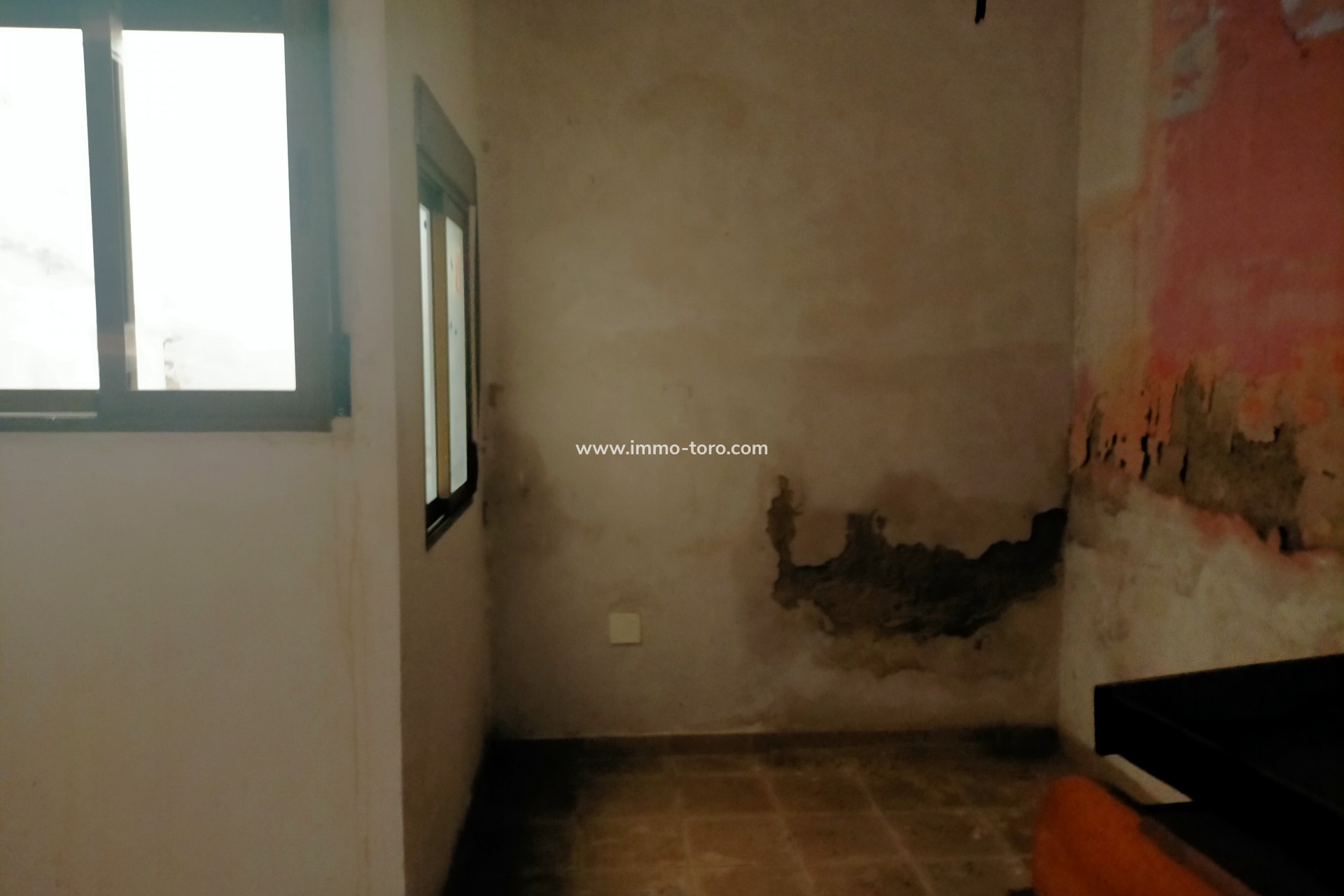 Resale - town_house - Ondara