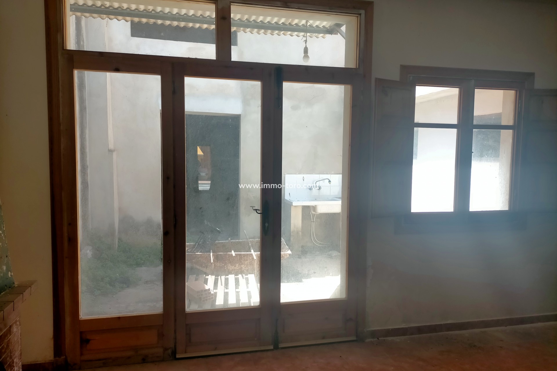 Resale - town_house - Ondara