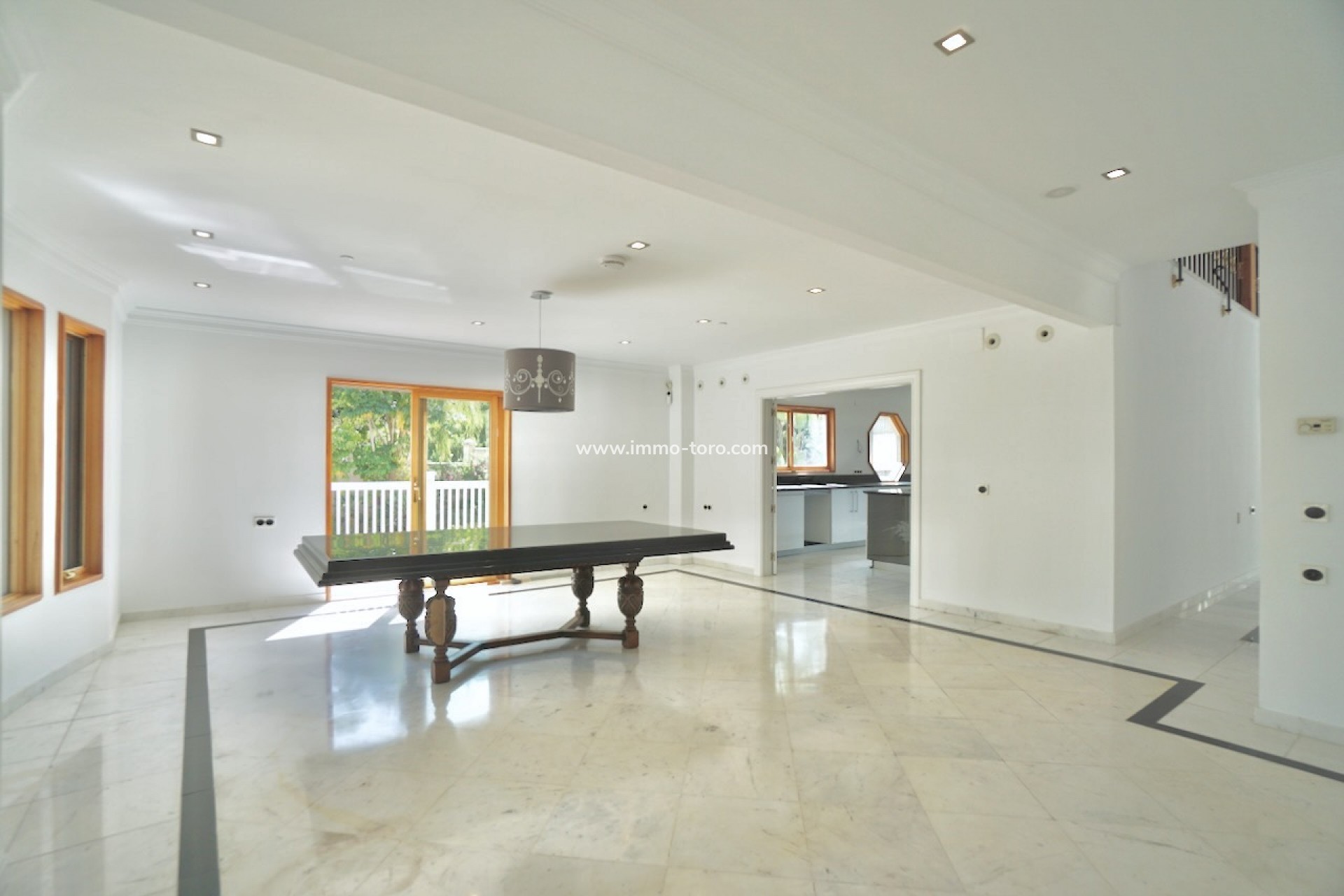 Resale - Villa - Benahavis - El Paraiso Alto