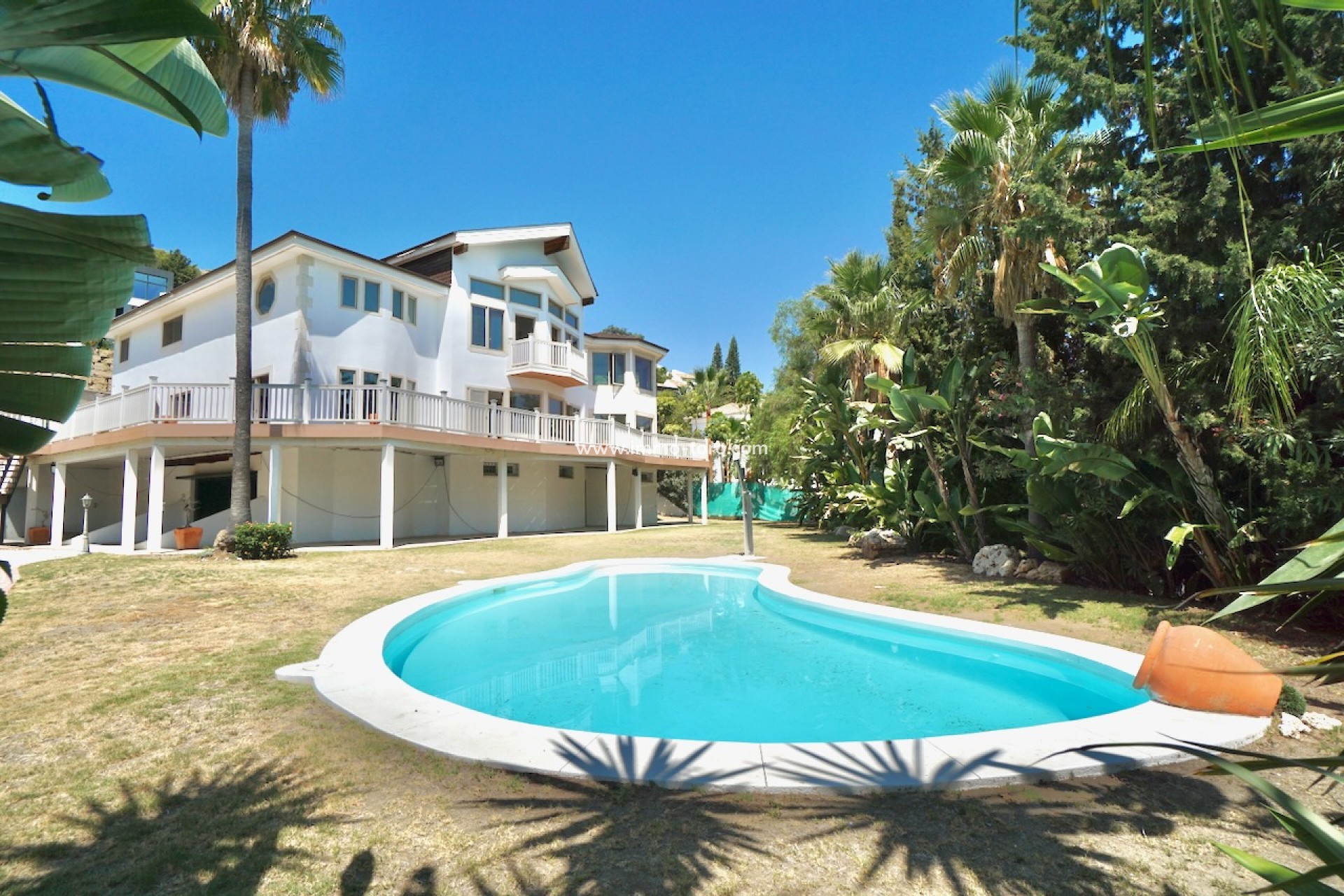 Resale - Villa - Benhavis - El Paraiso Alto