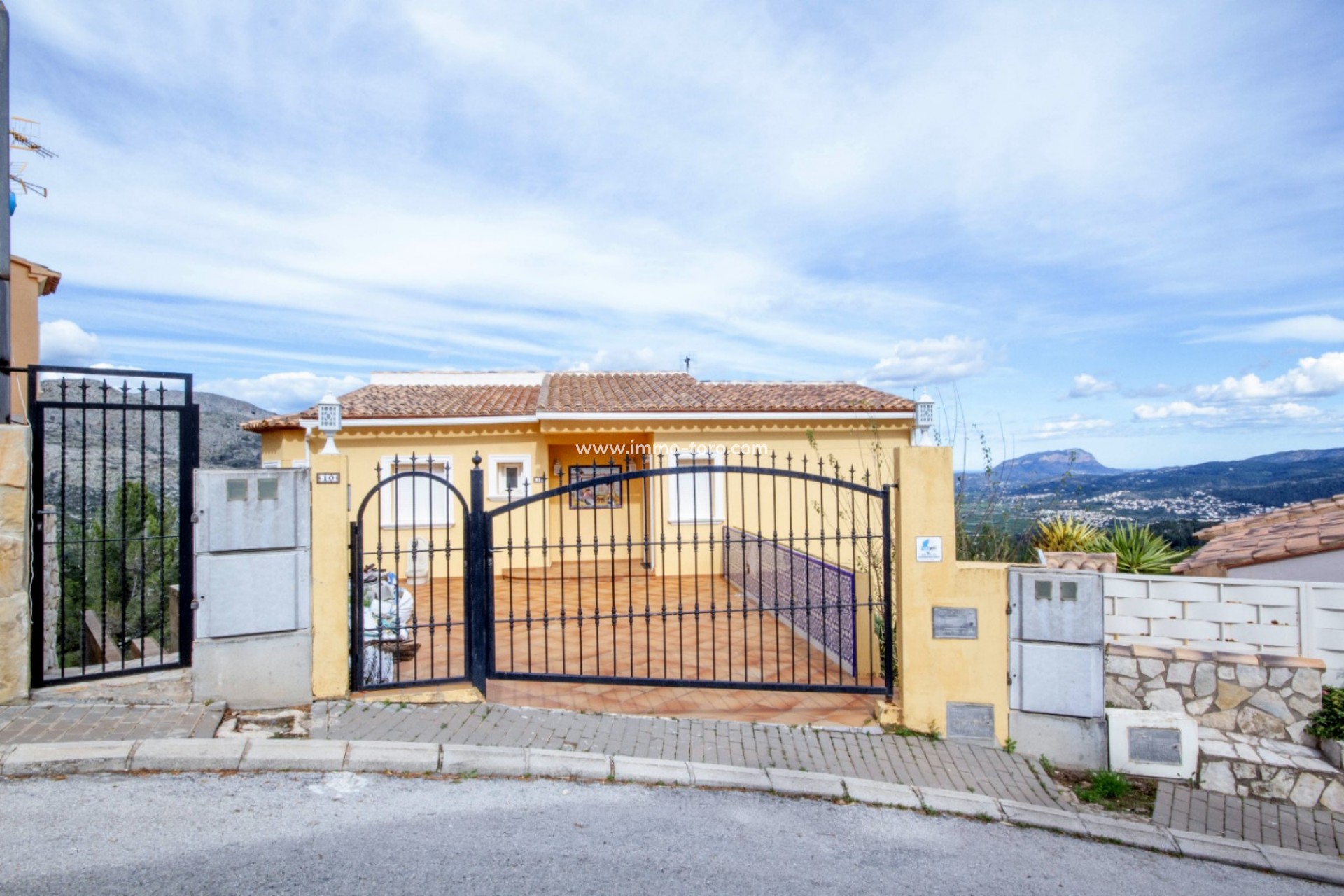 Resale - Villa - La Vall de Laguar