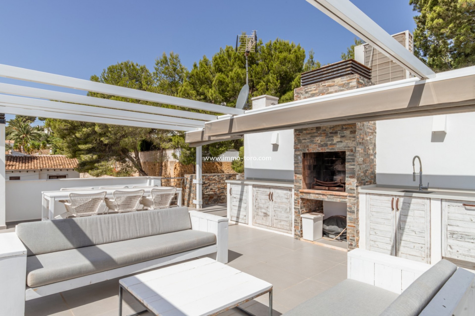 Resale - Villa - Moraira - Benimeit