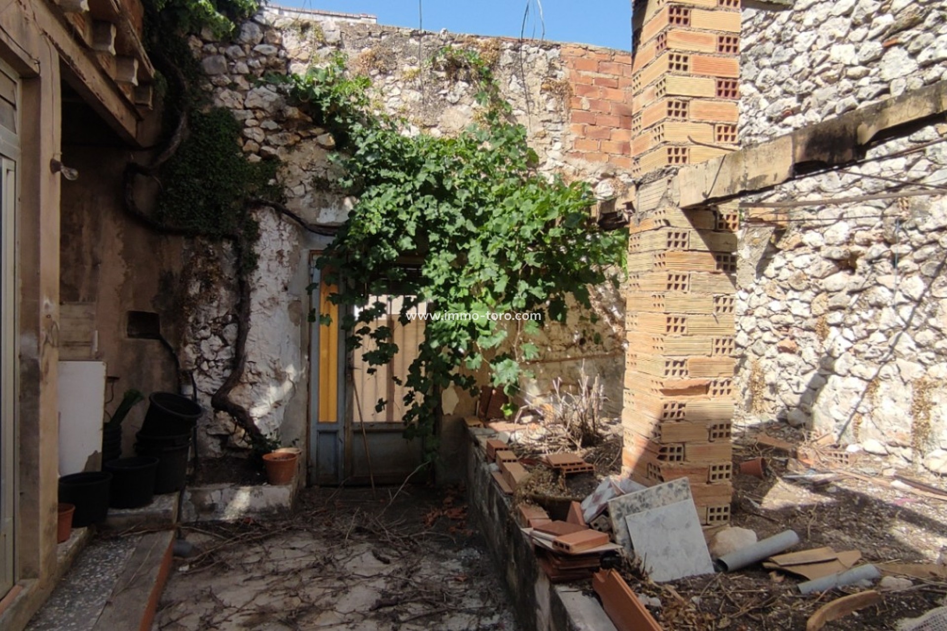 Resale - Village House - Sagra