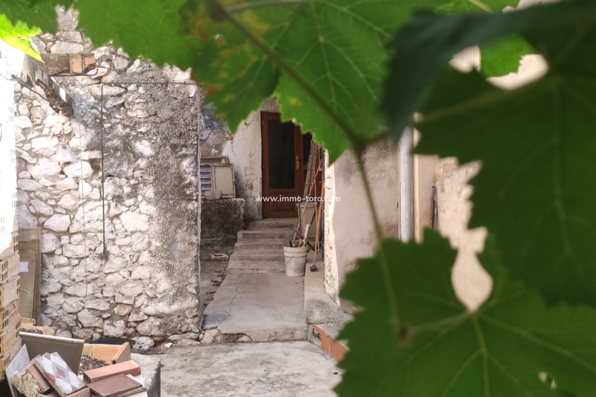Resale - Village House - Sagra