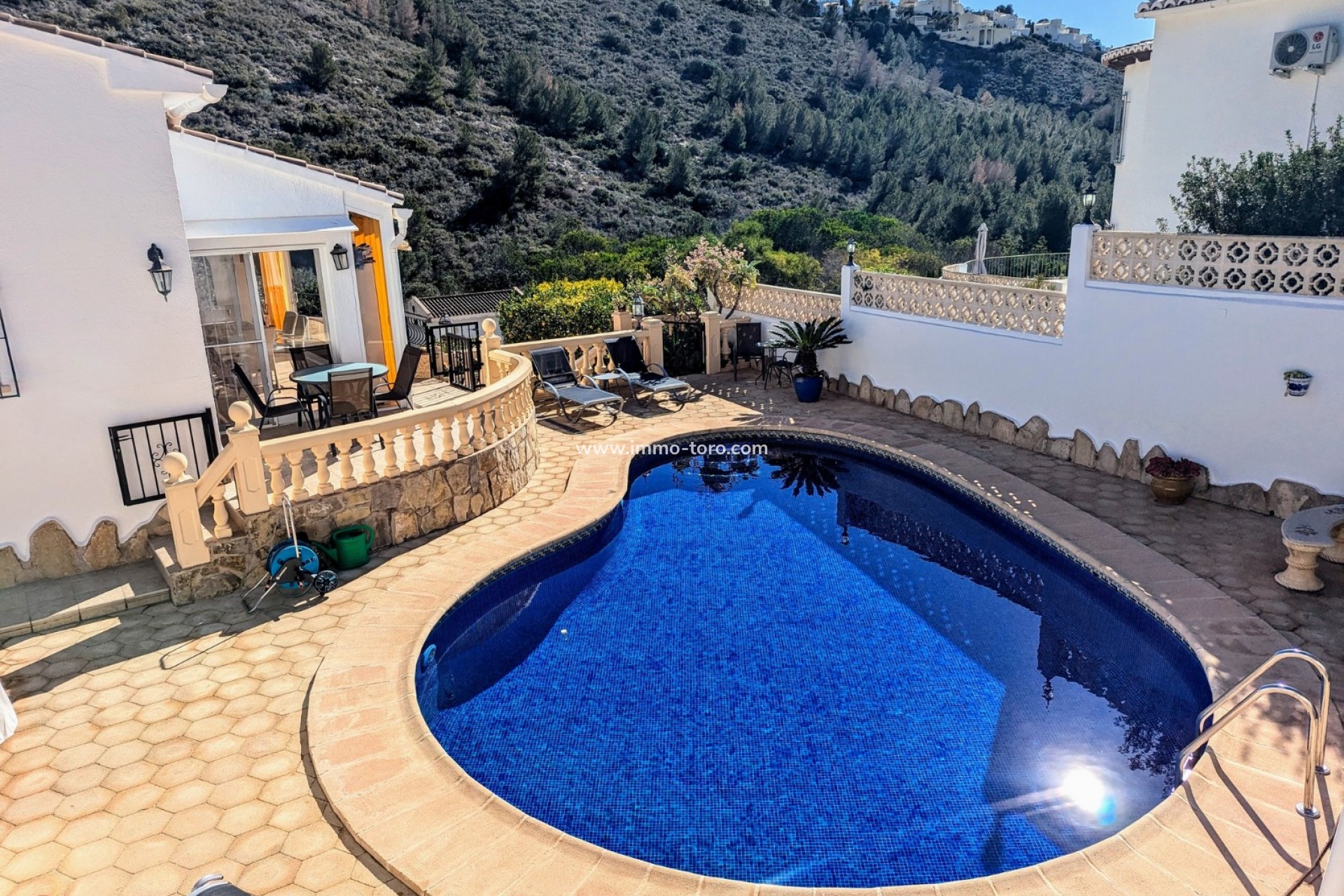 Venta - Villa / Chalet - Benitachell