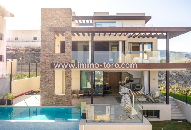 Villa / Chalet - Nueva construcción  - Benahavis - Montemayor-marbella Club