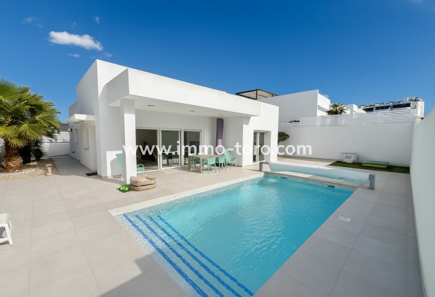 Villa / Chalet - Nueva construcción  - Benijófar - Benijófar