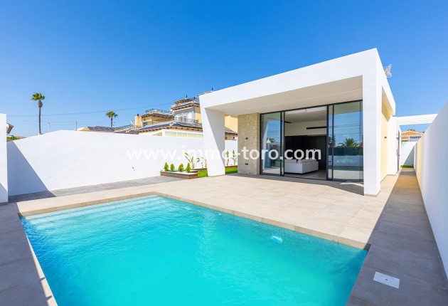 Villa / Chalet - Nueva construcción  - Torrevieja - Los balcones