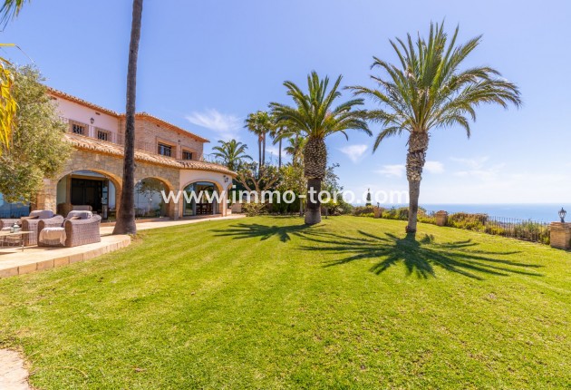 Villa / Chalet - Venta - Benissa - Benimarco