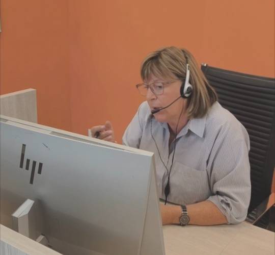 WIJ BEANTWOORDEN AL UW VRAGEN TIJDENS EEN PERSOONLIJK GESPREK ONLINE