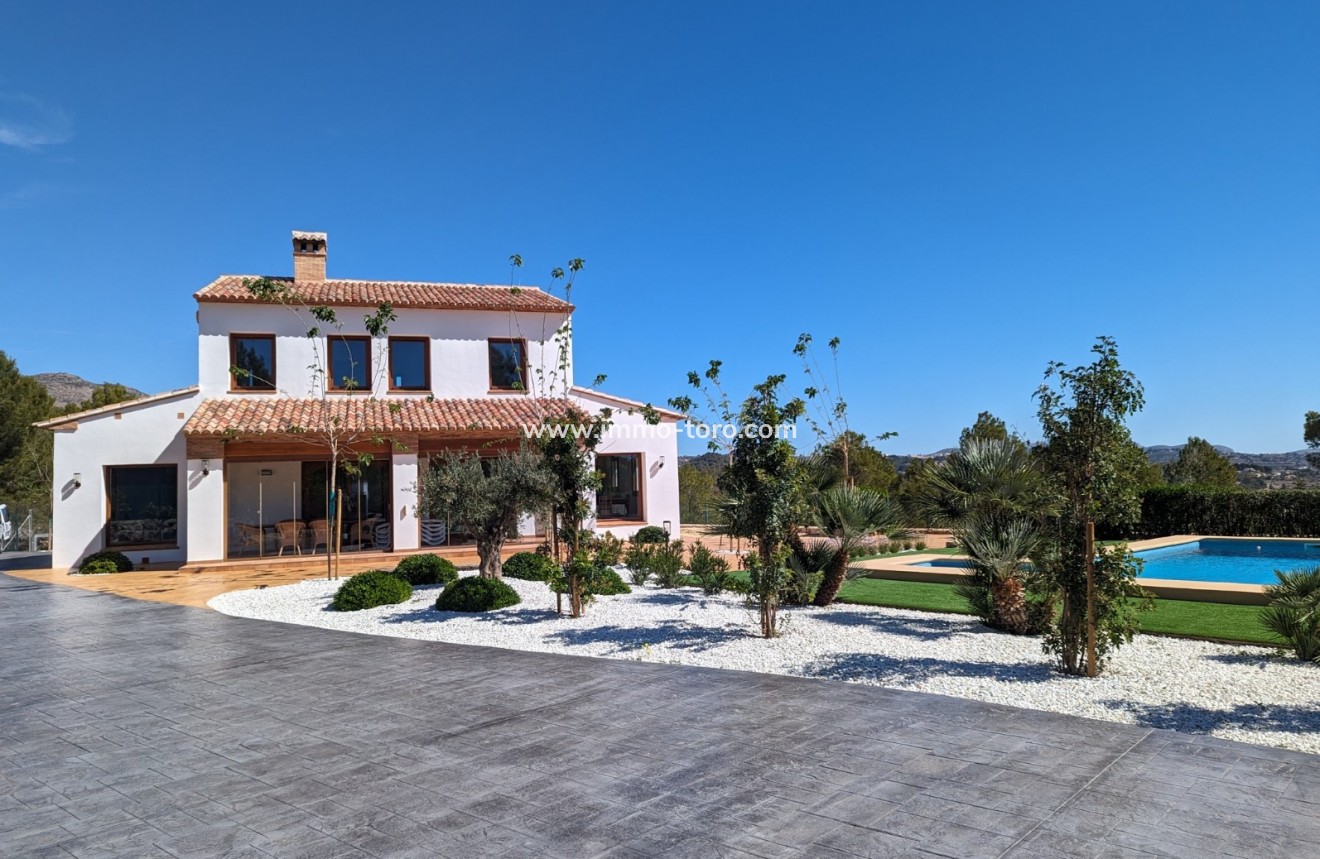 Resale - Villa - Benissa