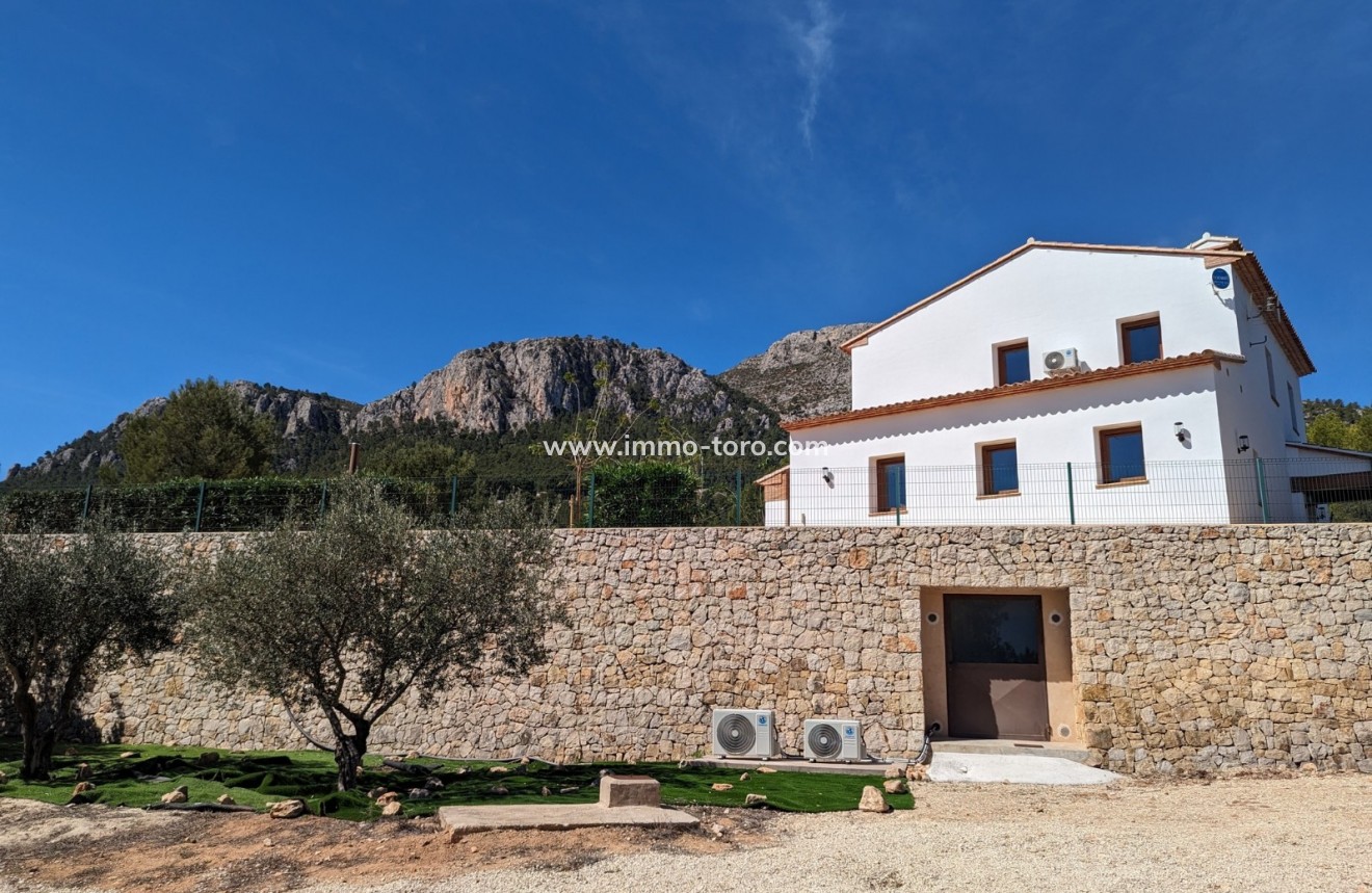 Resale - Villa - Benissa