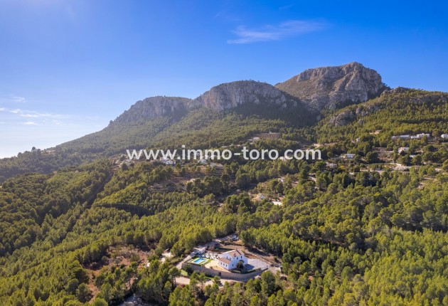 Resale - Villa - Benissa