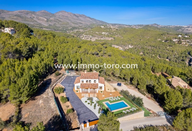 Resale - Villa - Benissa