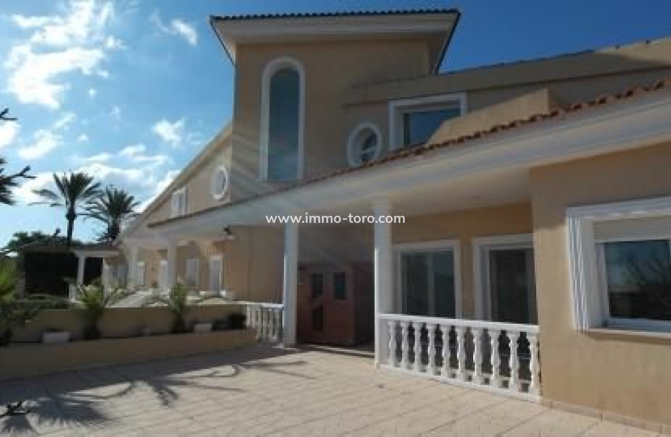 Resale - Villa - Alfaz del Pi - Escandinavia