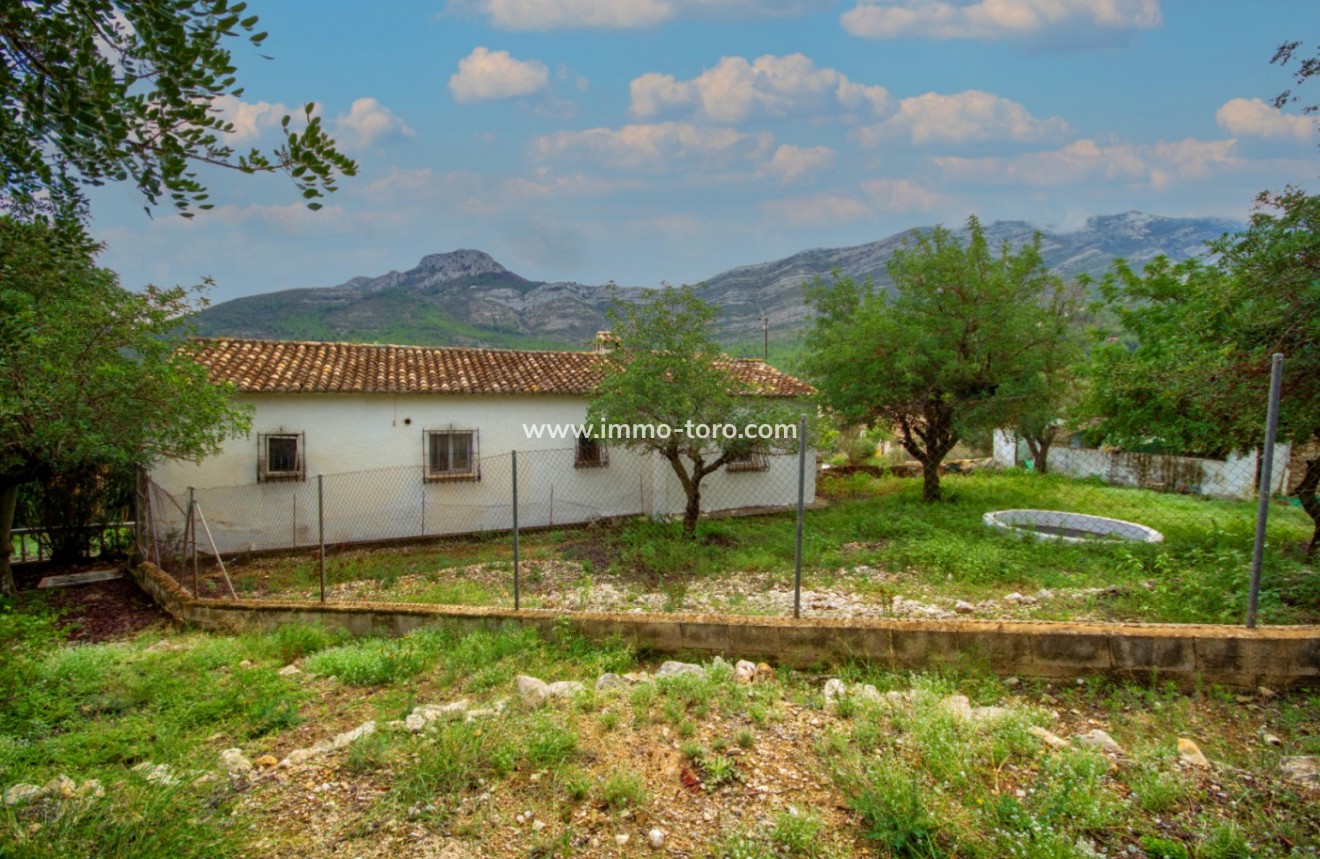 Venta - Finca / Casa de Campo - Parcent
