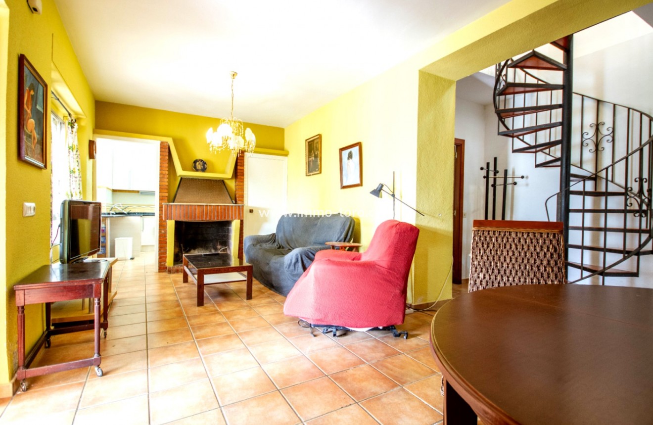 Venta - Finca / Casa de Campo - Parcent