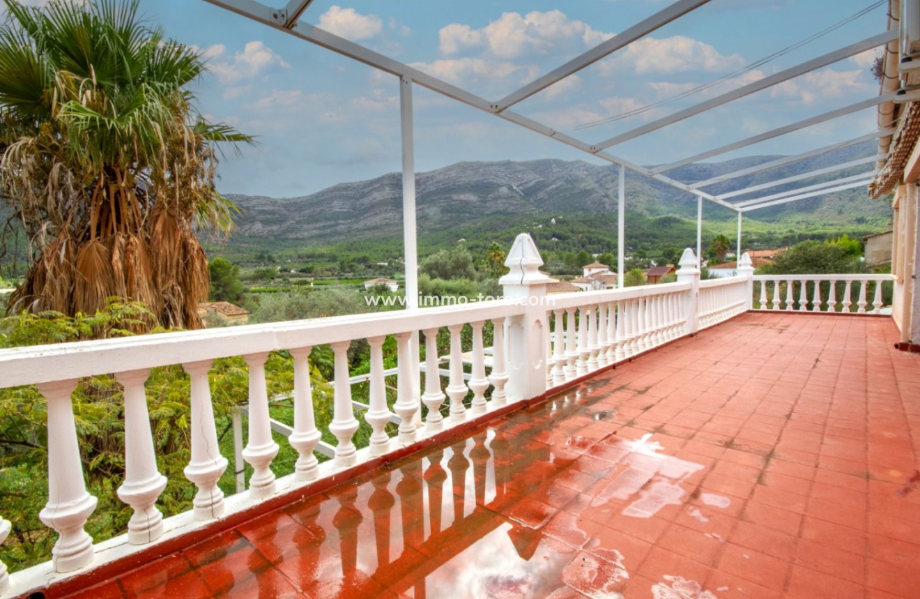 Venta - Finca / Casa de Campo - Parcent