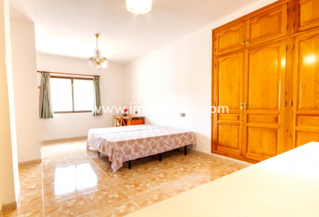 Venta - Finca / Casa de Campo - Parcent