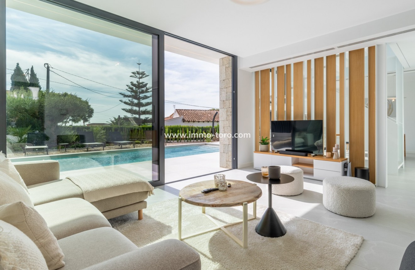 Venta - Villa / Chalet - Benissa - Urb. La Fustera