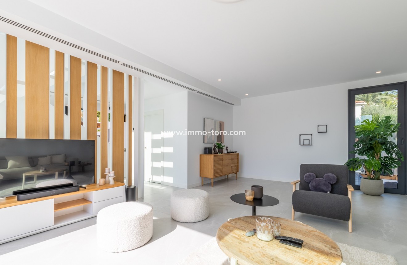 Venta - Villa / Chalet - Benissa - Urb. La Fustera