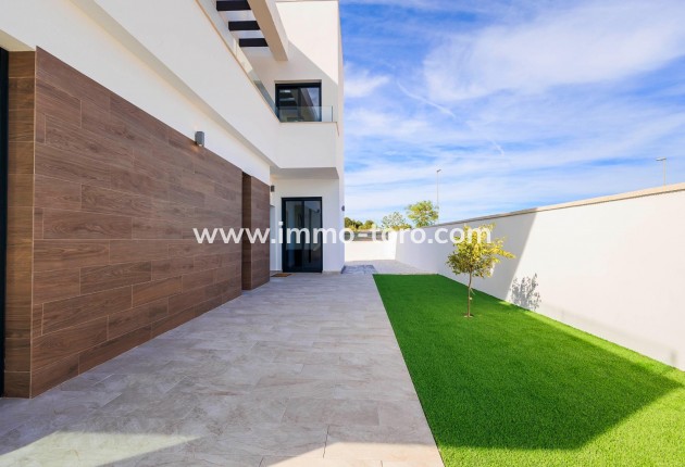Nueva construcción  - Villa / Chalet - Pilar de la Horadada - Lo Romero Golf