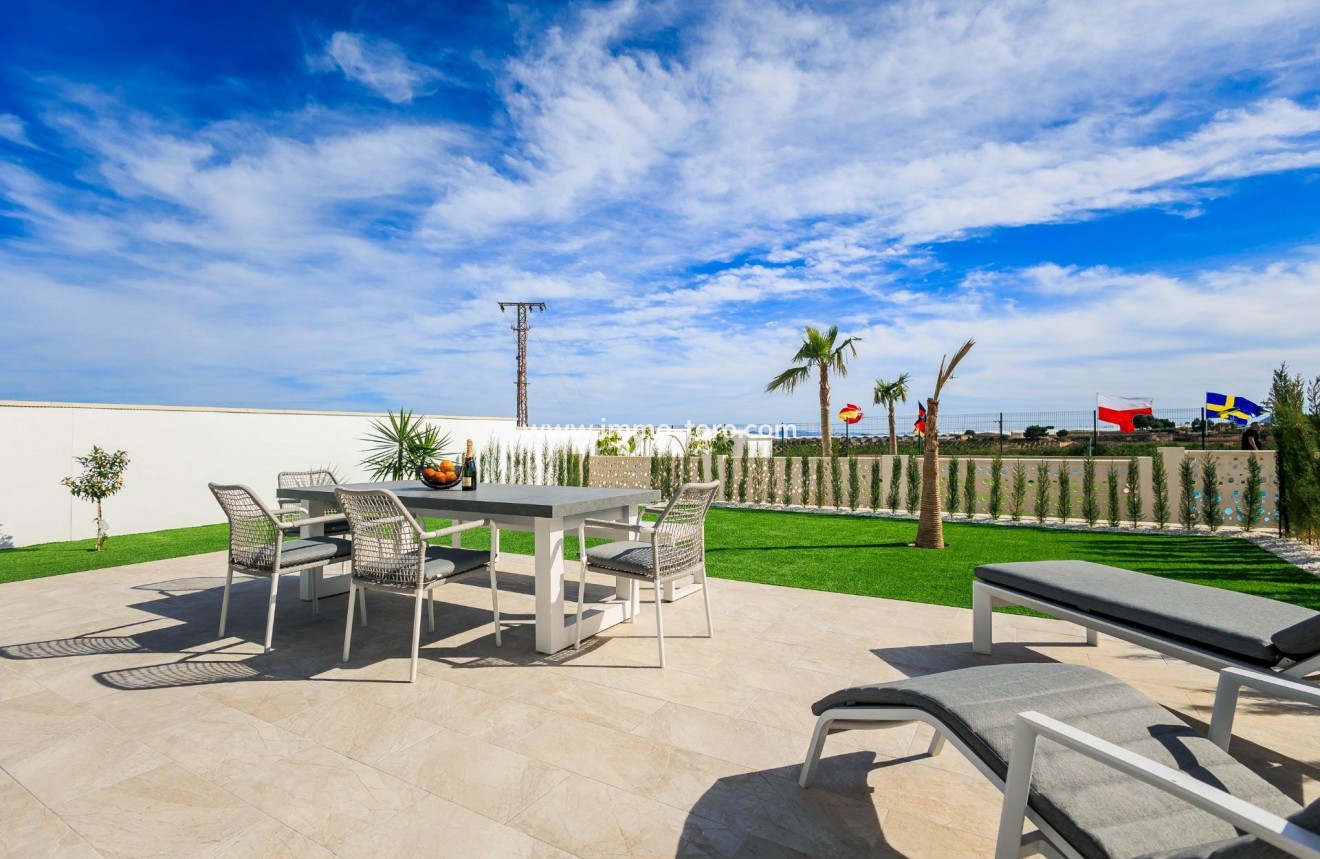 Nueva construcción  - Villa / Chalet - Pilar de la Horadada - Lo Romero Golf