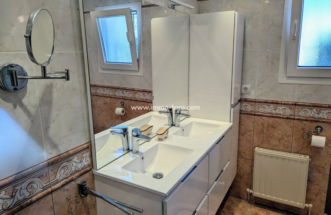 Venta - Villa / Chalet - Benitachell