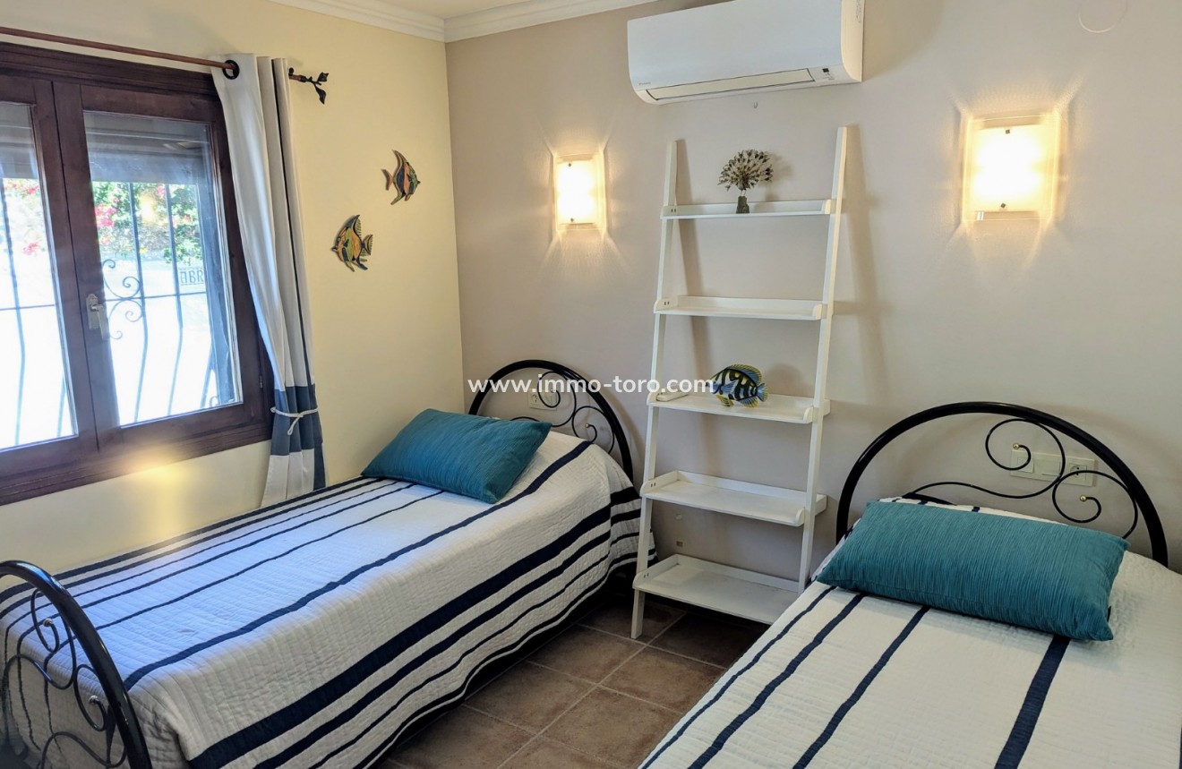 Venta - Villa / Chalet - Benitachell