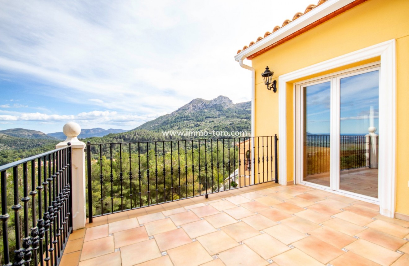 Resale - Villa - La Vall de Laguar