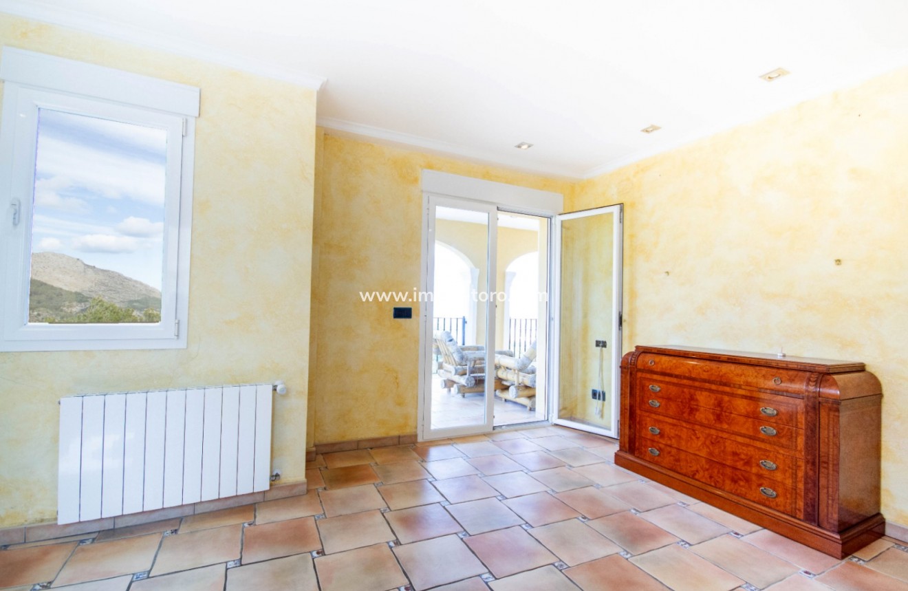 Resale - Villa - La Vall de Laguar