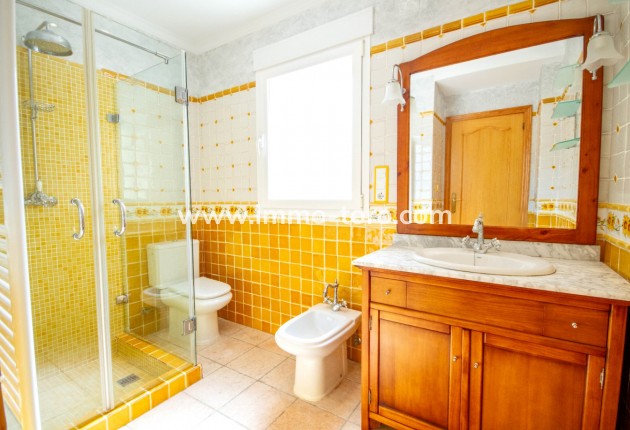 Resale - Villa - La Vall de Laguar