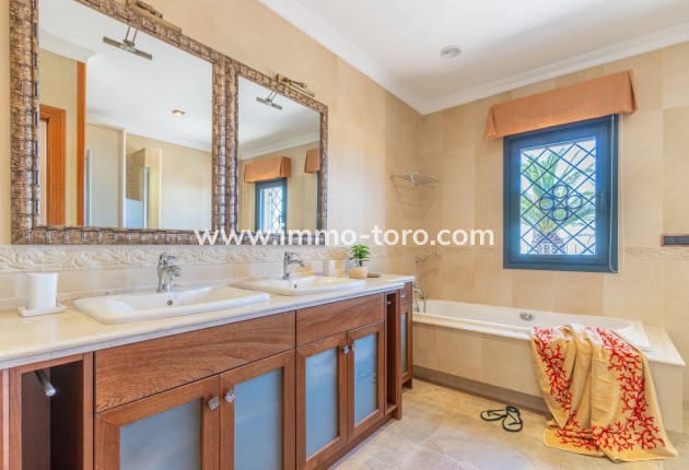 Resale - Villa - Benissa - Benimarco