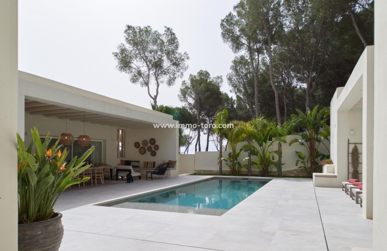 Resale - Villa - Moraira