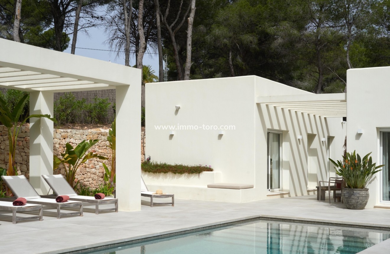 Resale - Villa - Moraira